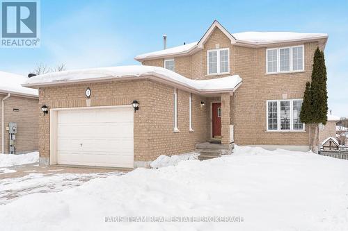 7 ROUND LEAF COURT  Barrie, ON L4N 9N3