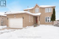 7 ROUND LEAF COURT  Barrie, ON L4N 9N3