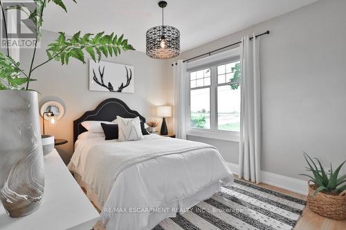 43 Mississauga Road S, Mississauga, ON - Indoor Photo Showing Bedroom