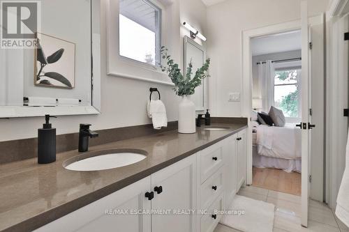 43 Mississauga Road S, Mississauga, ON - Indoor Photo Showing Bathroom