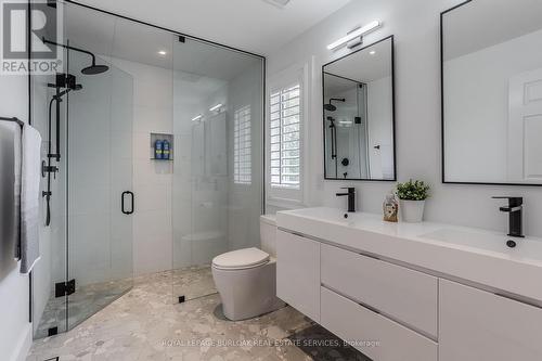1400 Tamworth Court, Burlington, ON - Indoor Photo Showing Bathroom