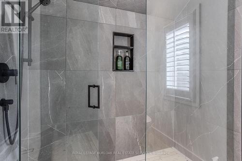 1400 Tamworth Court, Burlington, ON - Indoor Photo Showing Bathroom