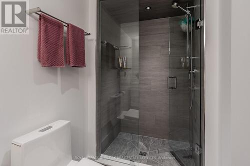 1400 Tamworth Court, Burlington, ON - Indoor Photo Showing Bathroom