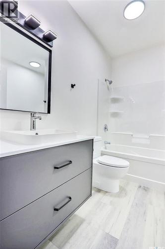51 Hadley Road, Prince Albert, SK - Indoor Photo Showing Bathroom