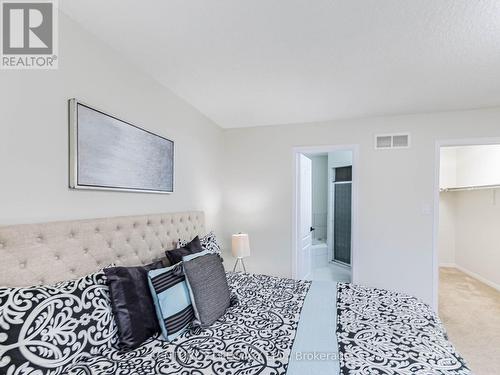 4110 Forest Run Avenue, Burlington, ON - Indoor Photo Showing Bedroom