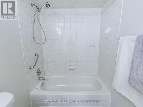 4110 Forest Run Avenue, Burlington, ON - Indoor Photo Showing Bathroom