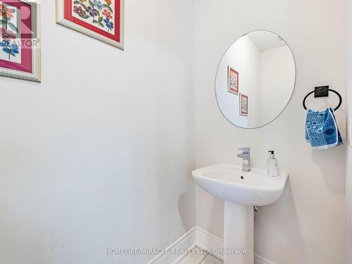 22 Longevity Road, Brampton, ON - Indoor Photo Showing Bathroom