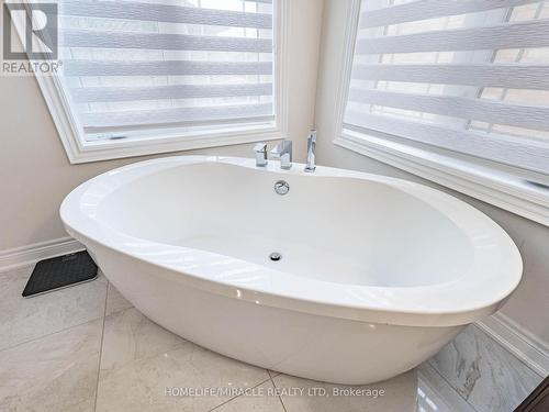 22 Longevity Road, Brampton, ON - Indoor Photo Showing Bathroom