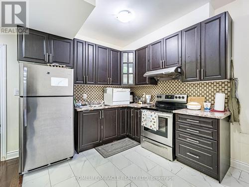 22 Longevity Road, Brampton, ON - Indoor Photo Showing Kitchen