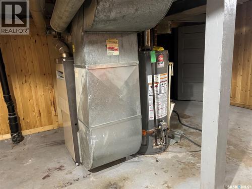 52 2Nd Avenue Ne, Swift Current, SK - Indoor Photo Showing Basement