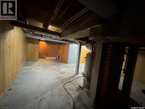 52 2Nd Avenue Ne, Swift Current, SK - Indoor Photo Showing Basement