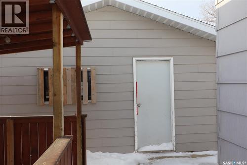 52 2Nd Avenue Ne, Swift Current, SK - Outdoor With Exterior