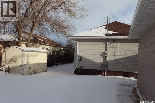 52 2Nd Avenue Ne, Swift Current, SK - Outdoor With Exterior