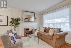 13 PATTERSON AVENUE  Toronto, ON M1L 3Y1