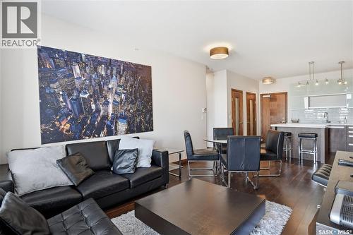 414 2101 Heseltine Road, Regina, SK - Indoor Photo Showing Living Room