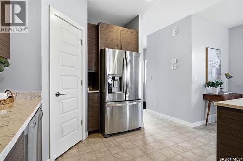 2168 Wascana Street, Regina, SK - Indoor Photo Showing Kitchen