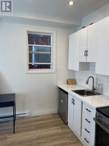66 Wellington Street S, Hamilton, ON - Indoor Photo Showing Kitchen
