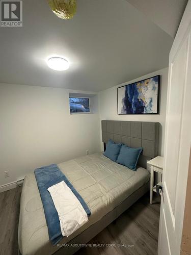 66 Wellington Street S, Hamilton, ON - Indoor Photo Showing Bedroom
