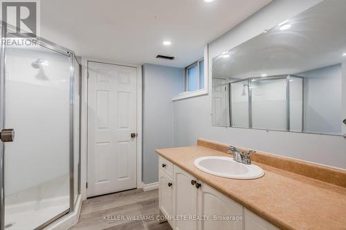 106 Eleanor Avenue, Hamilton, ON - Indoor Photo Showing Bathroom