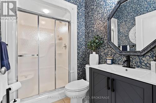 116 Sunrise Court, Fort Erie (Ridgeway), ON - Indoor Photo Showing Bathroom