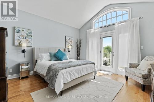 116 Sunrise Court, Fort Erie (Ridgeway), ON - Indoor Photo Showing Bedroom