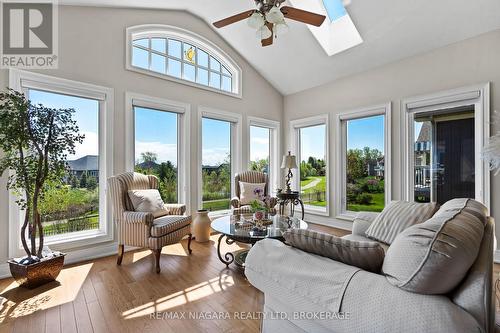116 Sunrise Court, Fort Erie (Ridgeway), ON - Indoor Photo Showing Living Room