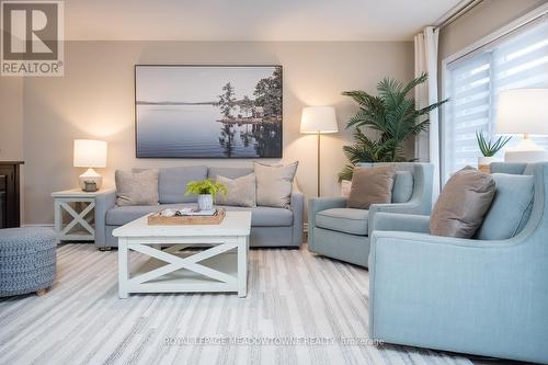 1667 Clitherow Street, Milton, ON - Indoor Photo Showing Living Room