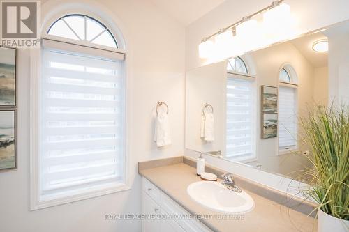 1667 Clitherow Street, Milton, ON - Indoor Photo Showing Bathroom