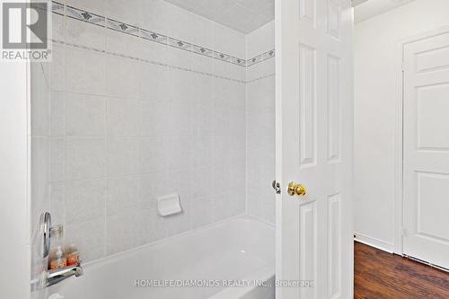 540 Delphine Drive, Burlington, ON - Indoor Photo Showing Bathroom