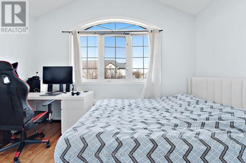 540 Delphine Drive, Burlington, ON - Indoor Photo Showing Bedroom
