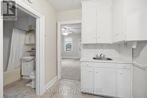 1105 Haig Boulevard, Mississauga, ON - Indoor Photo Showing Other Room