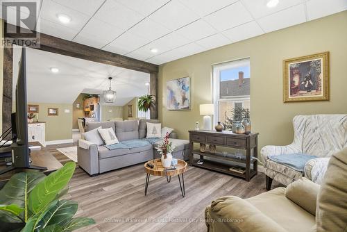 186 Wellington Street S, Goderich (Goderich (Town)), ON - Indoor Photo Showing Living Room