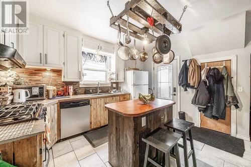 38 Algoma Ave, Sault Ste. Marie, ON - Indoor Photo Showing Kitchen