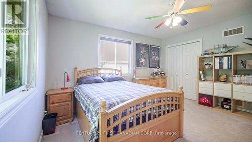 327 Richmeadow Road, London North (North M), ON - Indoor Photo Showing Bedroom