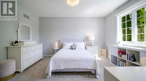 327 Richmeadow Road, London North (North M), ON - Indoor Photo Showing Bedroom