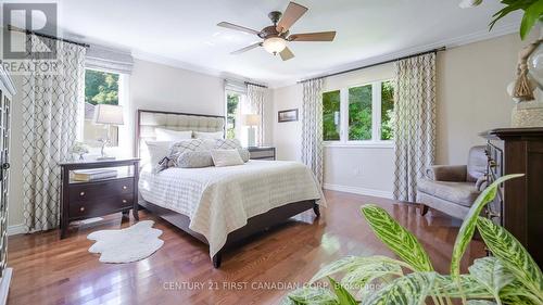327 Richmeadow Road, London North (North M), ON - Indoor Photo Showing Bedroom