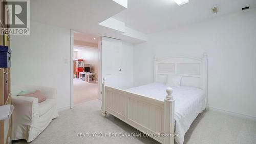327 Richmeadow Road, London North (North M), ON - Indoor Photo Showing Bedroom