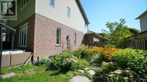 327 Richmeadow Road, London North (North M), ON - Outdoor With Exterior