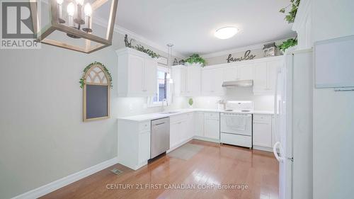 327 Richmeadow Road, London North (North M), ON - Indoor Photo Showing Kitchen