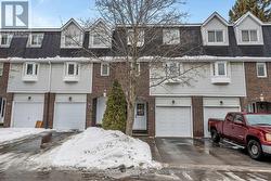 4 ALMOND LANE  Ottawa, ON K2L 3T2
