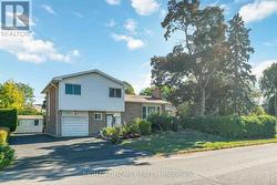 2221 CIRCLE PLACE  Ottawa, ON K1G 3E2