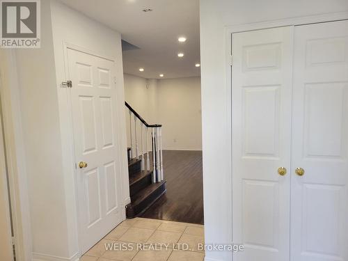 1068 Foxglove Place, Mississauga, ON - Indoor Photo Showing Other Room