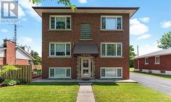 2 - 9 MASTERSON DRIVE  St. Catharines (Glendale/Glenridge), ON L2T 3N9