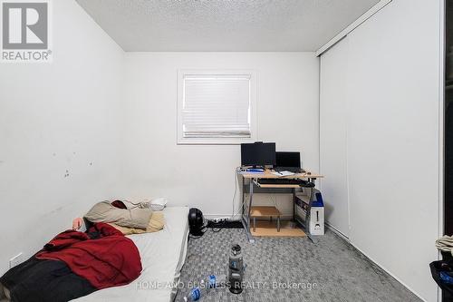 5213 Palomar Crescent, Mississauga, ON - Indoor Photo Showing Bedroom