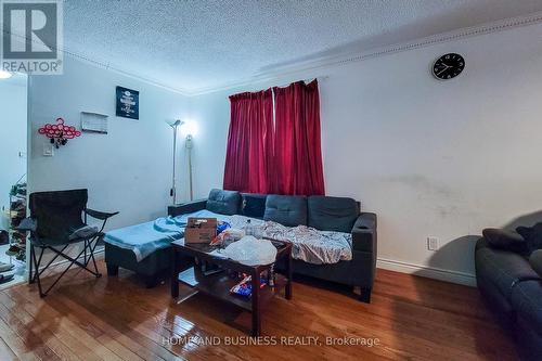 5213 Palomar Crescent, Mississauga, ON - Indoor Photo Showing Bedroom