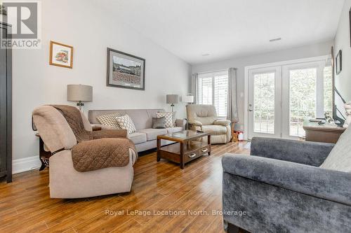 47 Clover Crescent, Wasaga Beach, ON - Indoor Photo Showing Living Room