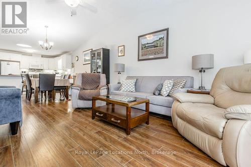 47 Clover Crescent, Wasaga Beach, ON - Indoor Photo Showing Living Room
