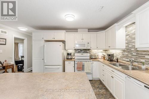 47 Clover Crescent, Wasaga Beach, ON - Indoor Photo Showing Kitchen With Double Sink