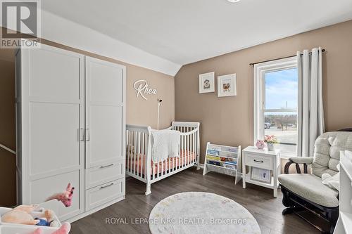 313 Burgar Street, Welland (Welland Downtown), ON - Indoor Photo Showing Bedroom