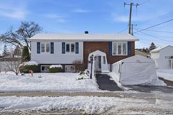 951 Rue du Centenaire  Longueuil (Greenfield Park), QC J4V 3E4